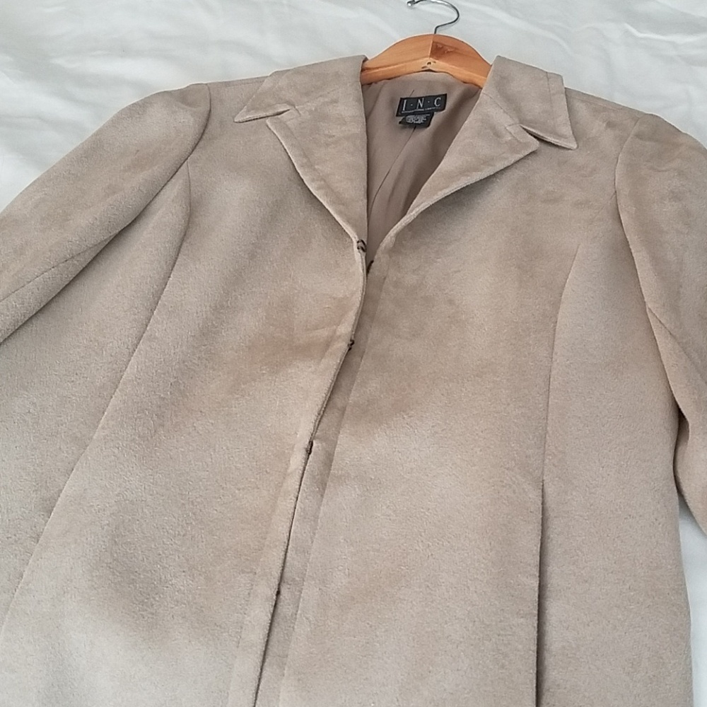 Coat - Picture 2 of 4